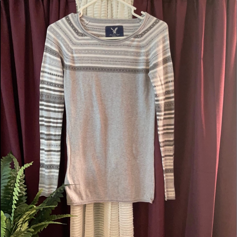 American Eagle Outfitters Sweater